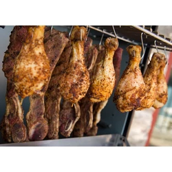 Broil King vertikális gázüzemű szekrényszmóker