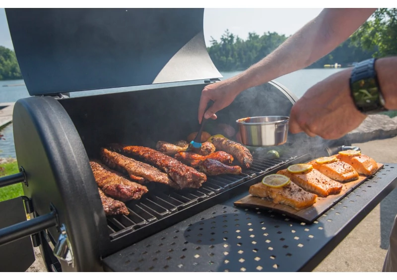 Broil King Offset Smoker füstölő