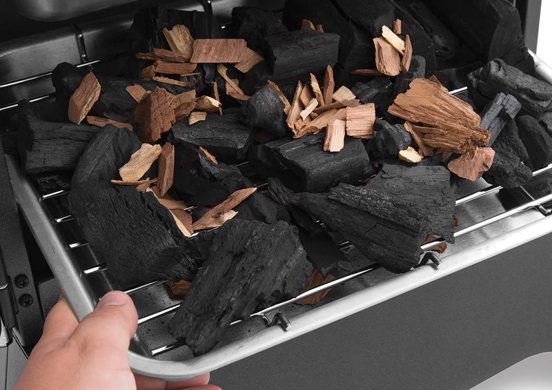 Broil King vertikális faszenes szekrényszmóker