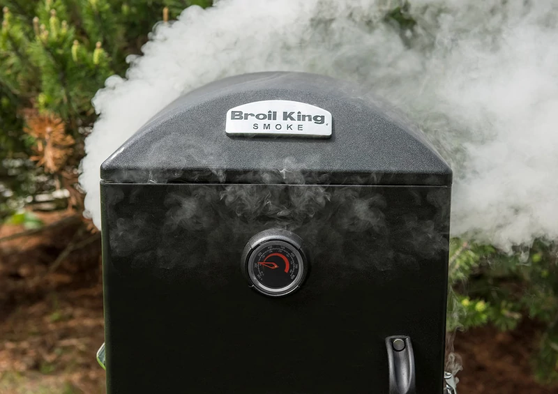 Broil King vertikális faszenes szekrényszmóker