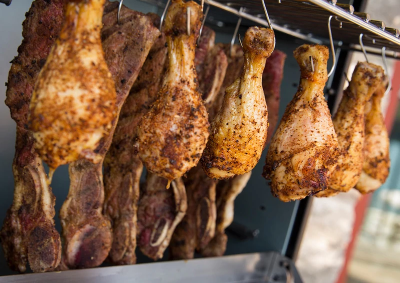 Broil King vertikális faszenes szekrényszmóker