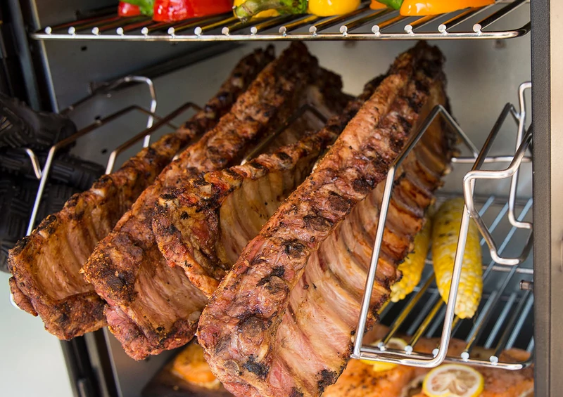 Broil King vertikális gázüzemű szekrényszmóker