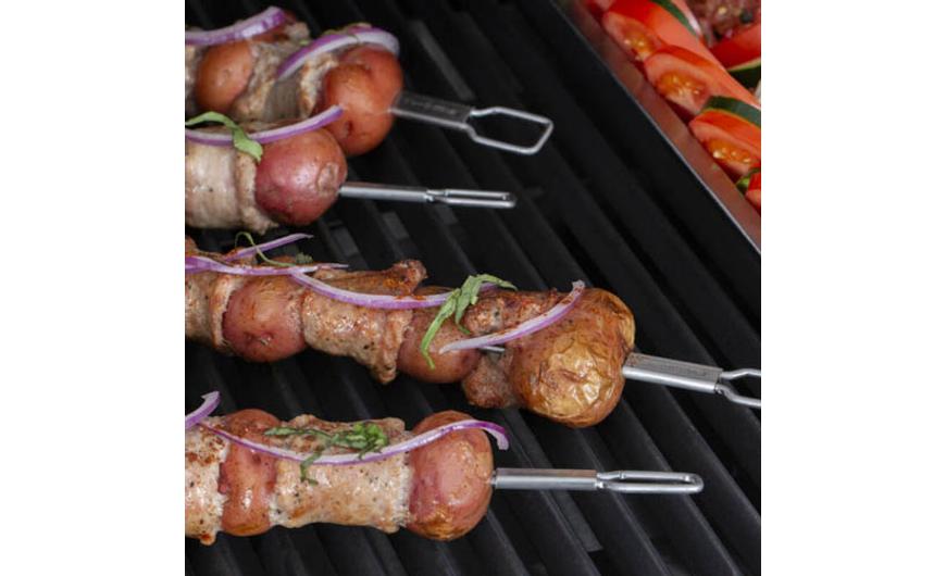 Egyszerű, de nagyszerű: saslik nyárson grillezve