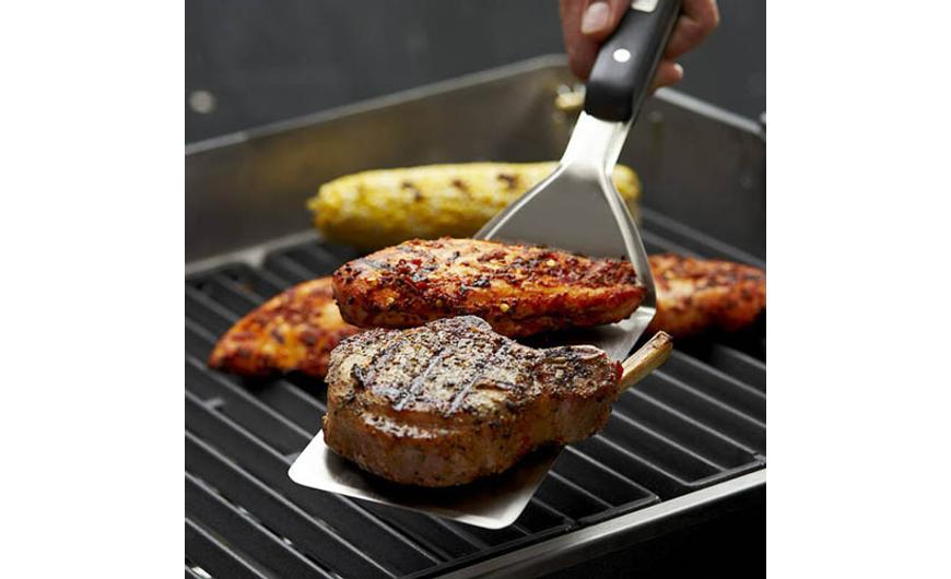 Fogócsipesz, grill lapát, grill szett, amik nélkül nem érdemes elkezdeni sütögetni