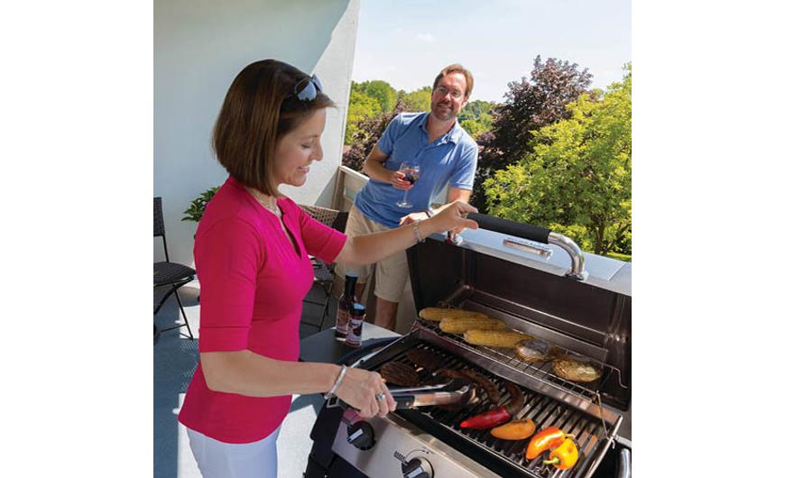 Otthonra és nyaralásra is jó választás: hordozható kis grill, a Porta Chef 320